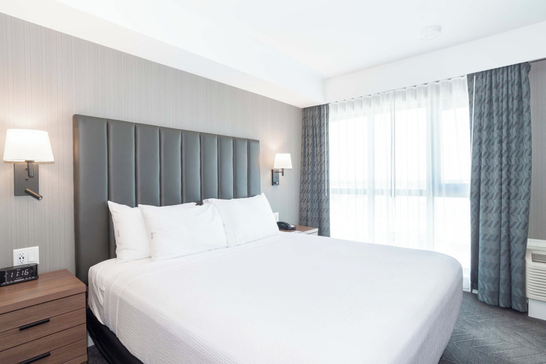 Bedroom 3, Sandman Signature Saskatoon South Hotel, Division No. 11
