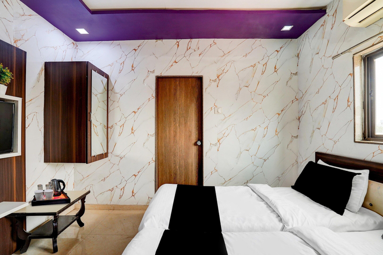 Room 3, Deluxe Hotel Navjivan, Ahmadabad