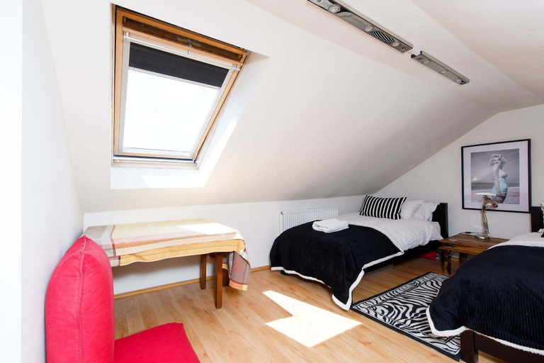 Bedroom 2, Vibrant Seafront Home With Seasonal Pool, West Sussex