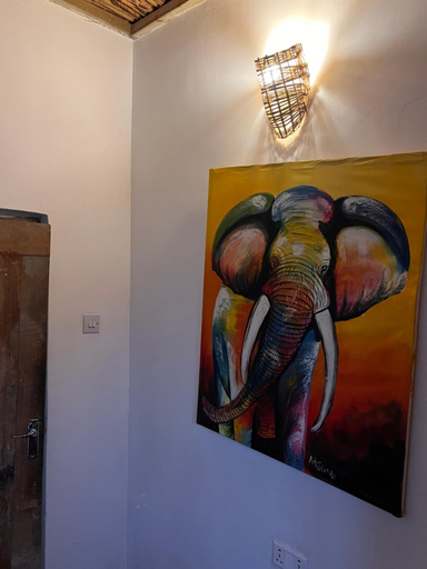 Others 4, Mambo Leo Hostel, Kusini