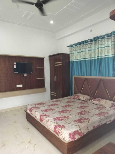 Room 2, Uma Ganga Paying Guest House, Varanasi