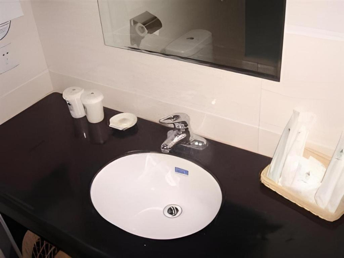 Bathroom 4, GreenTree Inn Linyi Bus Station, Linyi