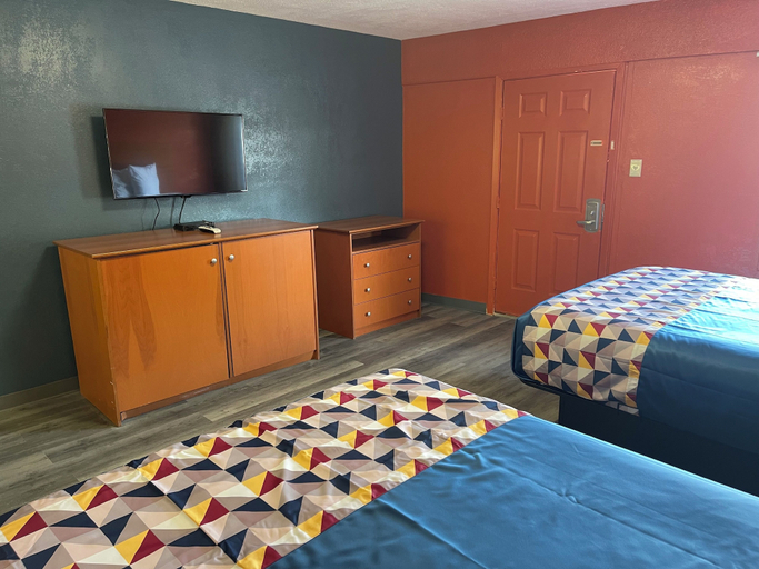 Room 4, Studio 6 Suites Hot Springs, AR, Garland