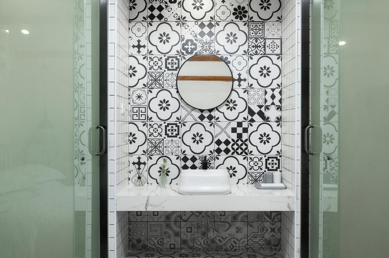 Bathroom 5, Gulangyu Sunlit Rock Garden Resort, Xiamen