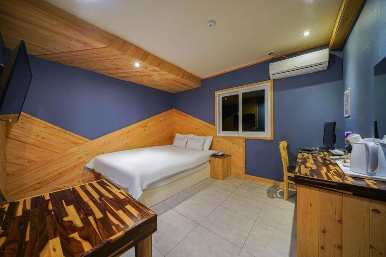 Bedroom 3, Oops Hotel, Suyeong
