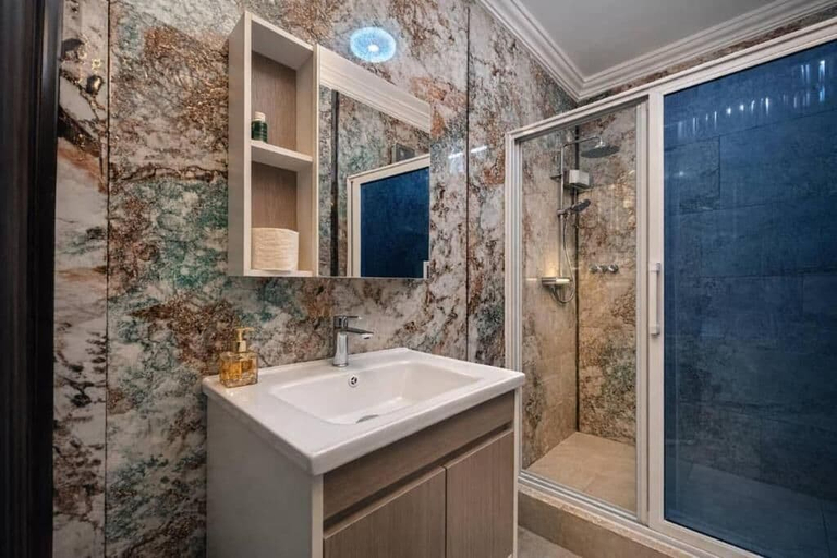 Bathroom 3, Airport Side Hotel, Accra