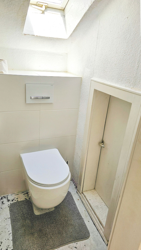 Bathroom 2, DG Rechts 40m 2-Zimmer Wohnung, Berchtesgadener Land