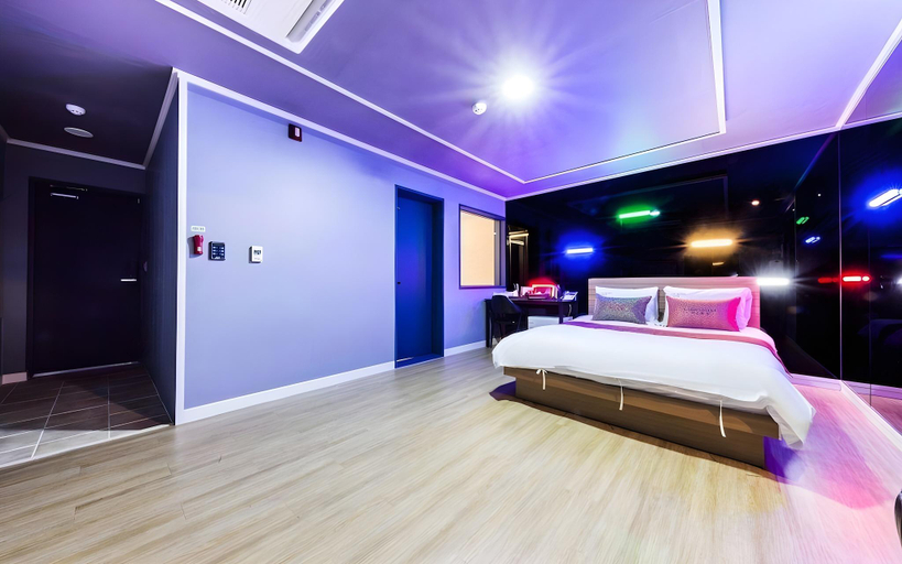 Bedroom 4, Sokcho Laon Hotel, Sokcho