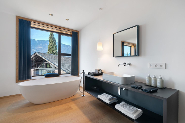 Bathroom 4, Wine Lodge Pratenberg, Bolzano