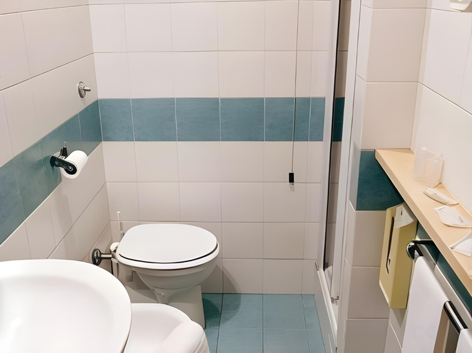Bathroom 4, Room Santa Maria Maggiore, Rome