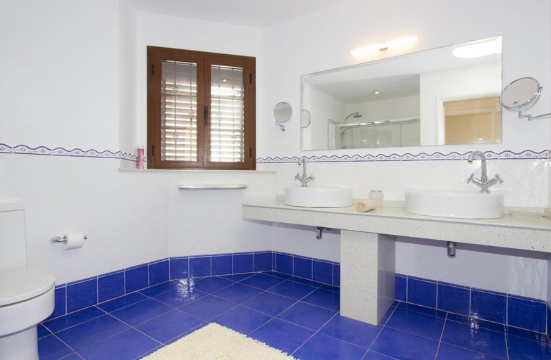 Bathroom 2, Stunning SeaView Villa Casa Tosco 5 bedroom villa Pool table, Las Palmas