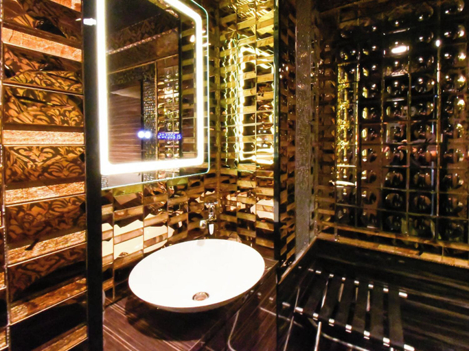 Others 5, hotel parkside, Toshima