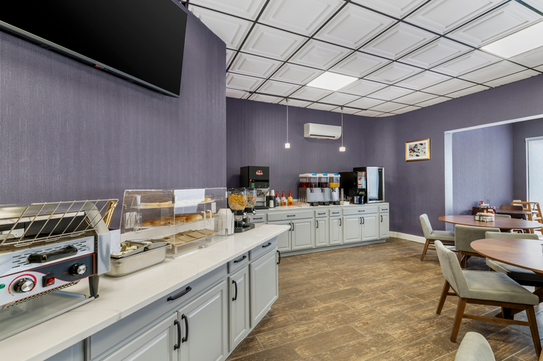 Food & Drinks, Red Lion Inn and Suites Kansas City, Kansas City