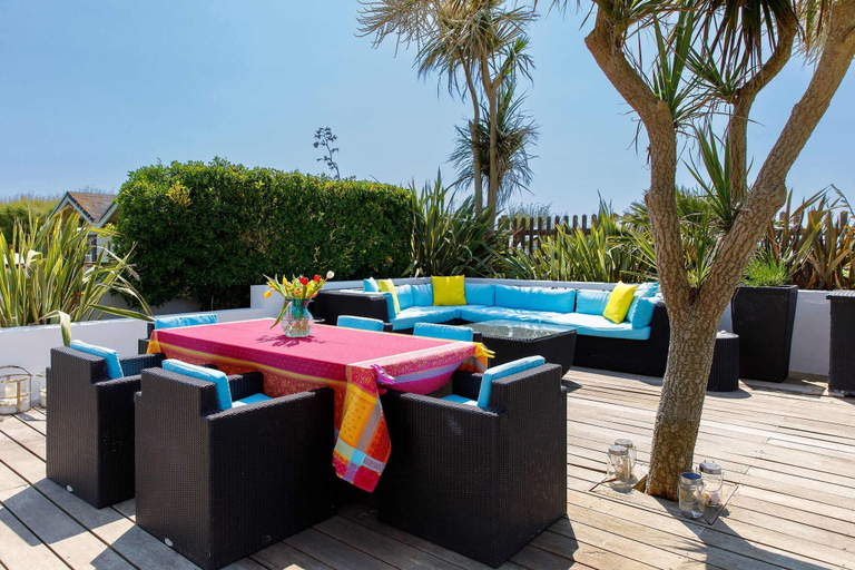 Food & Drinks, Vibrant Seafront Home With Seasonal Pool, West Sussex