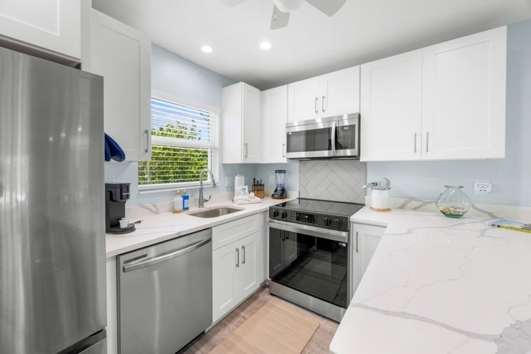 Private kitchen, Seashells Unit 32 2 Bedroom Condo, Lee