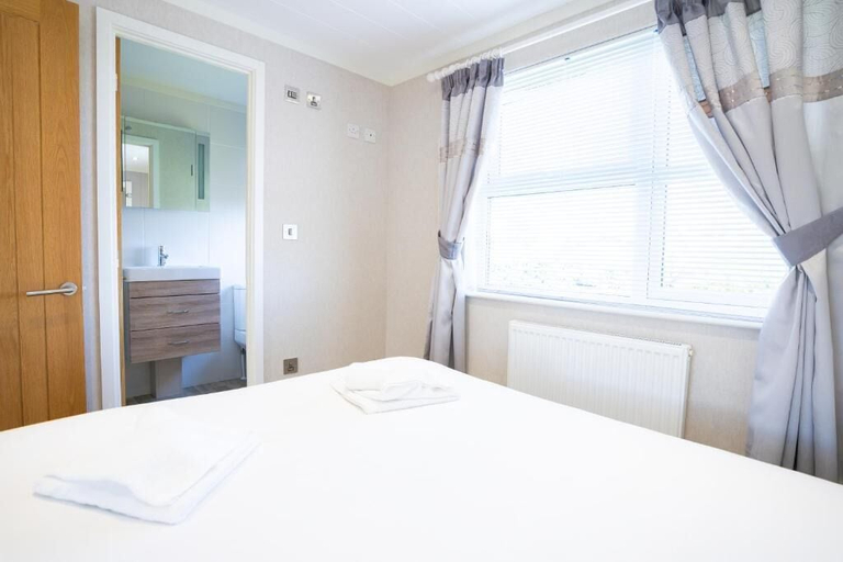 Room 2, Gimblet Rock Holiday Park, Gwynedd