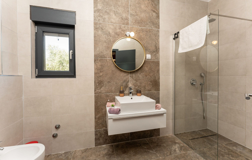Bathroom 4, Villa Frenky, Vir