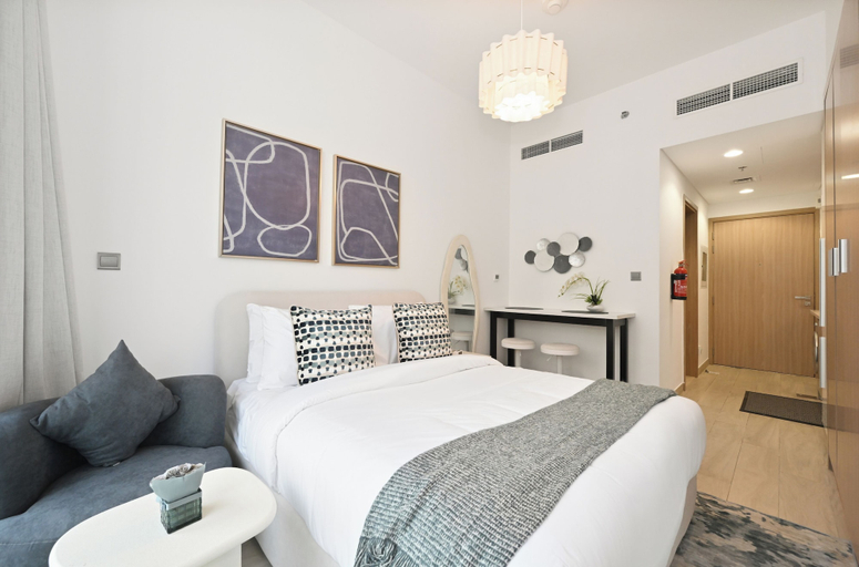 Room 2, Bloomfields Studio in Azizi Riviera 34, Dubai