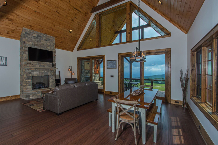Interior 5, Peregrine's Perch at Eagles Nest, Avery