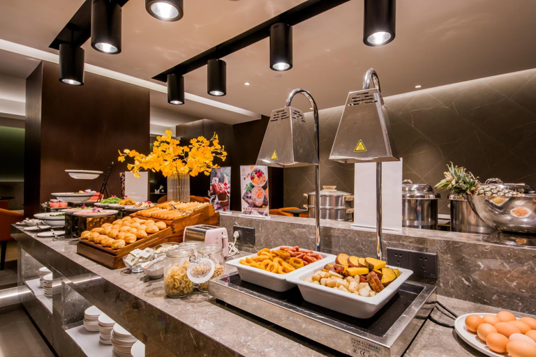 Food & Drinks 5, Yitel Premium (Shanghai Lujiazui Oriental Pearl), Shanghai