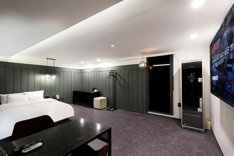 Bedroom 3, Hotel 166, Suwon