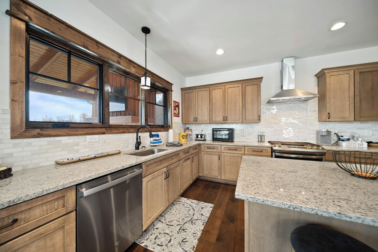 Interior 3, Whispering Creek at Eagles Nest, Avery