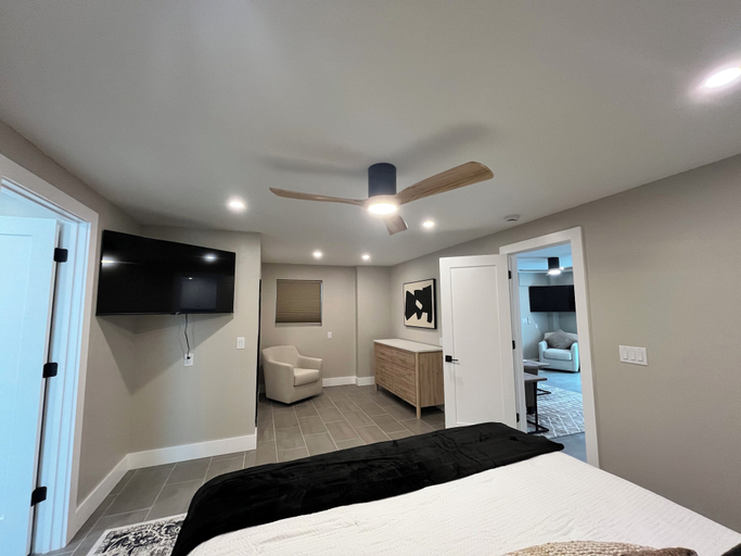 Room 3, The Kove, Lee