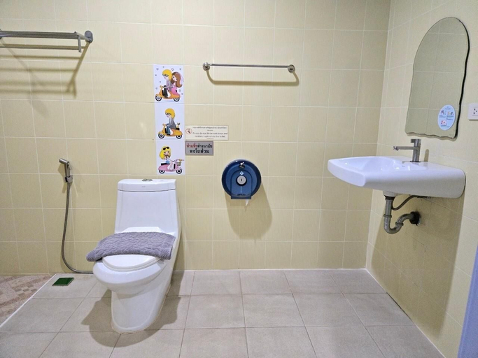 Bathroom 4, Suwanna Riverside Chai Nat, Muang Chai Nat