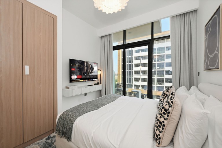 Room 5, Bloomfields Studio in Azizi Riviera 34, Dubai