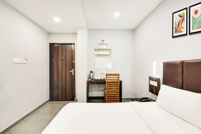 Room 2, Palette Country Club Surat, Surat