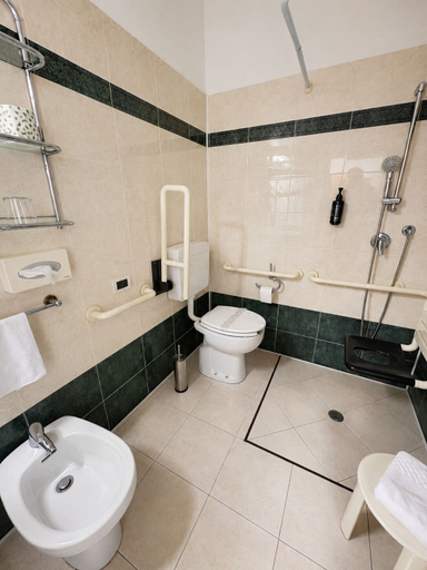 Bathroom 3, Hotel Italia, Ravenna