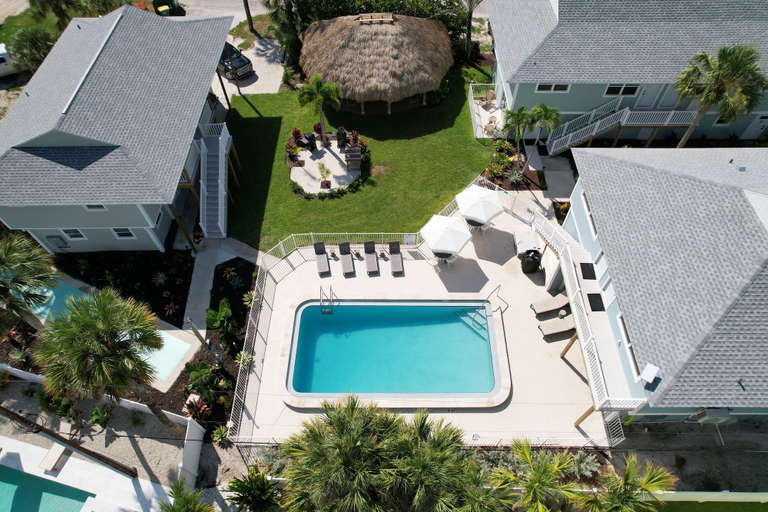 Pool 2, The Kove, Lee
