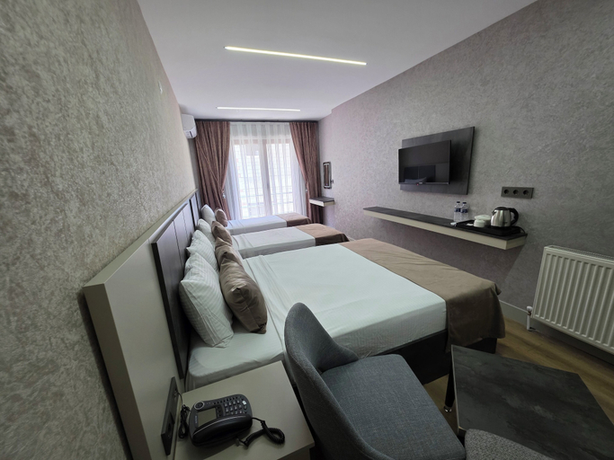 Room 5, REAL HOTEL, Merkez