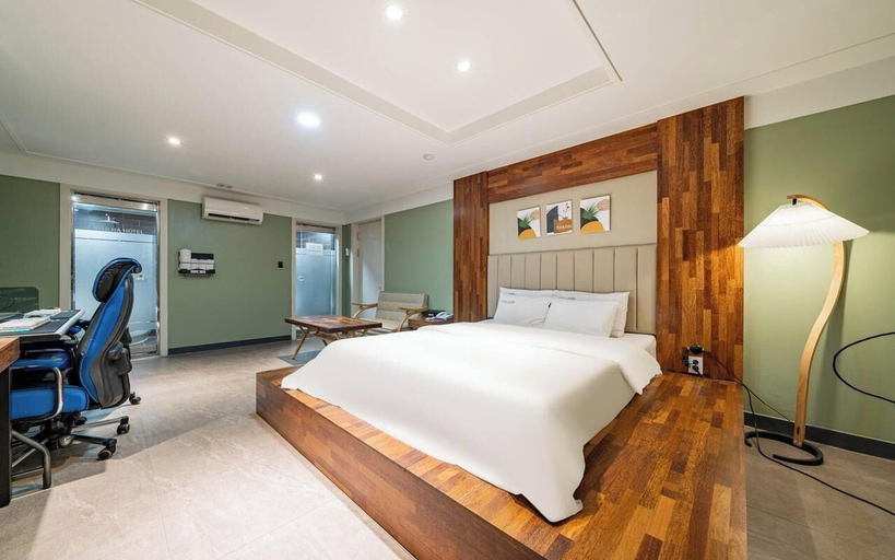 Room 5, Bupyeong Byulha Hotel, Gyeyang