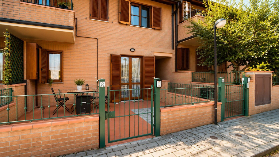 Exterior 3, Belvedere Nada, Siena