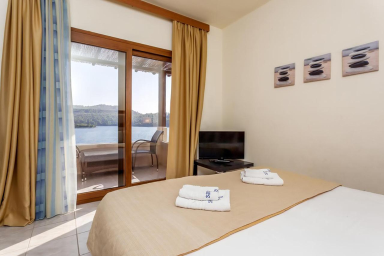 Bedroom 2, Blue Green Bay, Thessaly