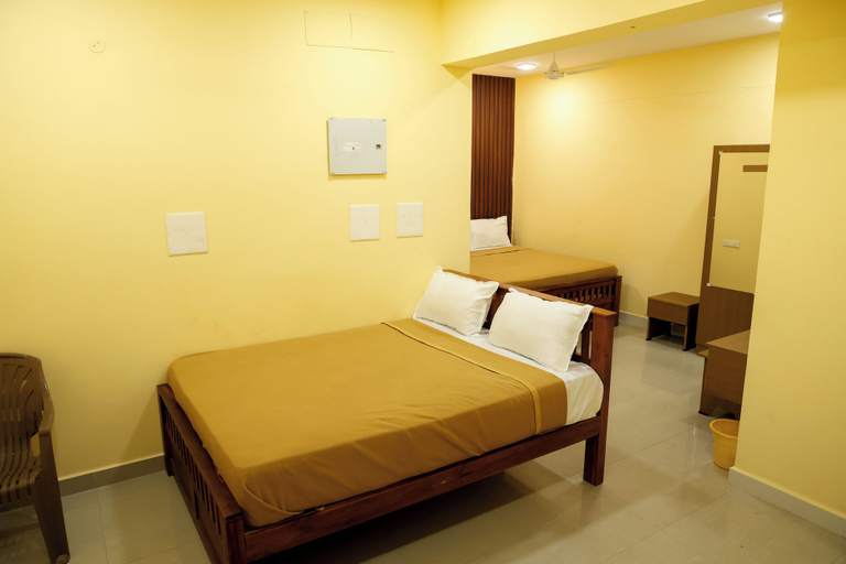 Room 4, Sri Mahadeepam Residency, Tiruvannamalai