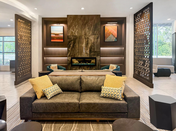 Lobby 4, Cambria Hotel Jacksonville, Duval