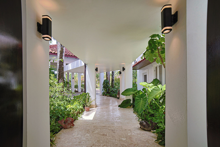 Property grounds 4, Villa Casamare Oceanfront Luxury in SeaHorseRanch, Sosua
