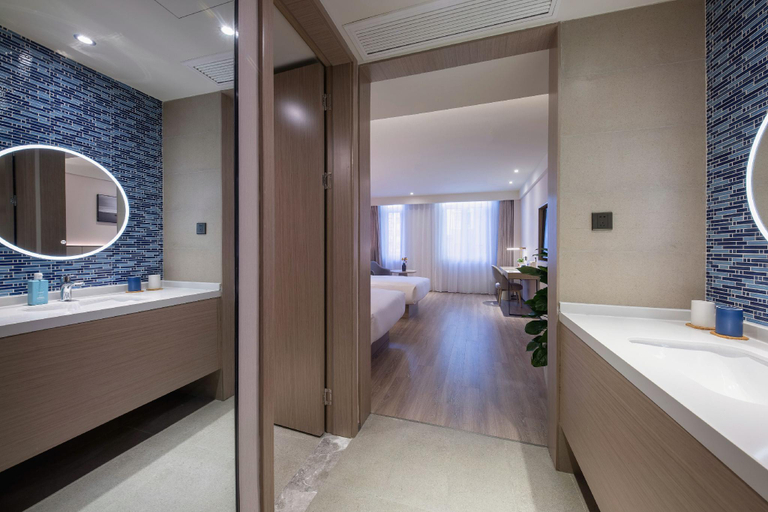 Bathroom 4, Starway Hotel Qingdao Central Business District Chongqing Nan Road, Qingdao