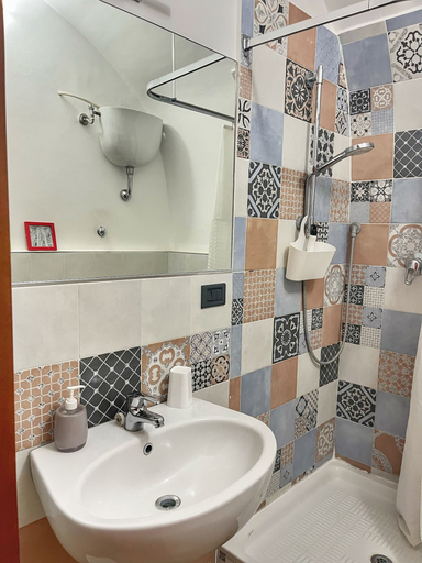Bathroom 5, Chiostro San Marco, Viterbo