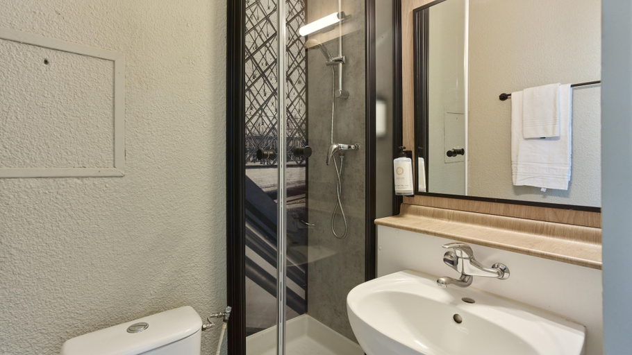 Bathroom 5, Campanile PRIME - Paris Ouest Boulogne, Hauts-de-Seine