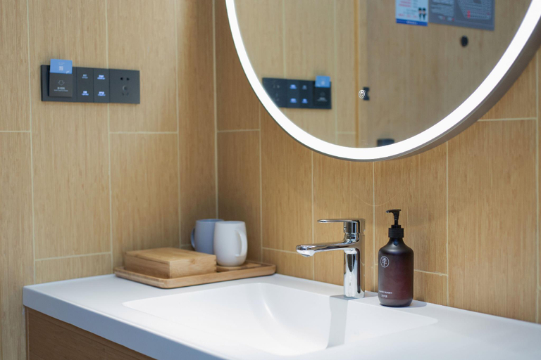 Bathroom 5, Ji Hotel (Lianyungang Haizhou Wenfeng Plaza), Lianyungang