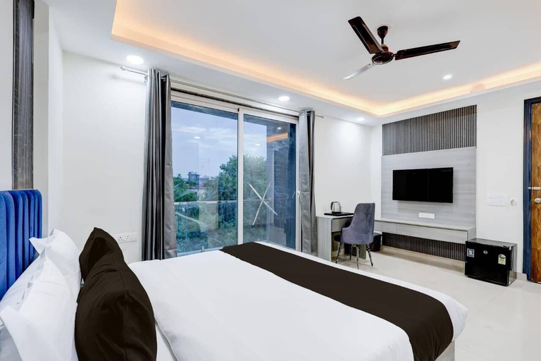 Room 5, Cloud Bay Hotels - Sector 29, Gurgaon
