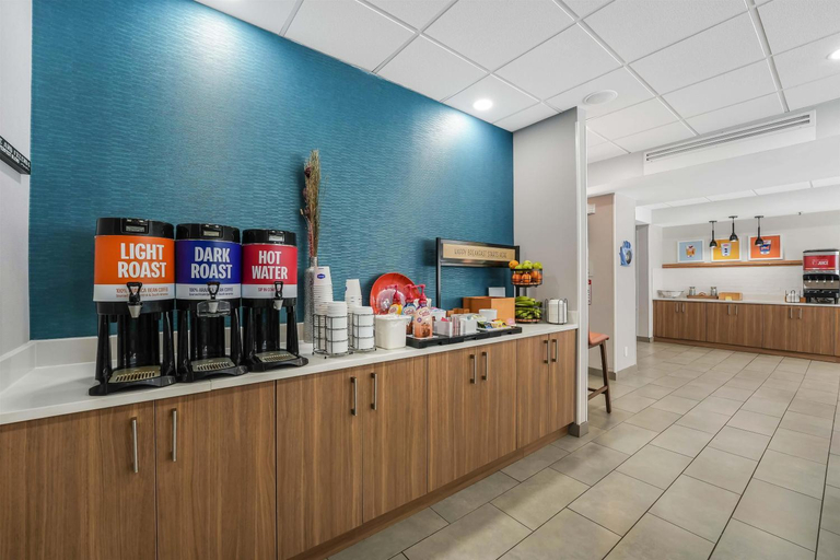 Food & Drinks 5, Hampton Inn Henderson-I-85, Vance