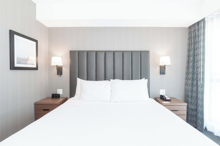 Bedroom 3, Sandman Signature Saskatoon South Hotel, Division No. 11