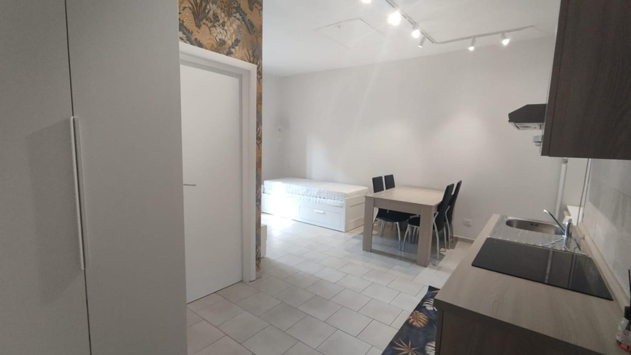 Kitchen 4, Leo's Villa, Ravenna