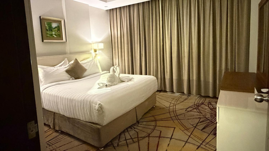 Bedroom 4, Seven Gardens Hotel, Taif