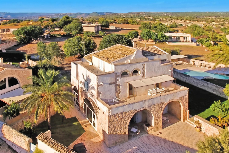 Exterior view 2, Villa Sorbo, Ragusa