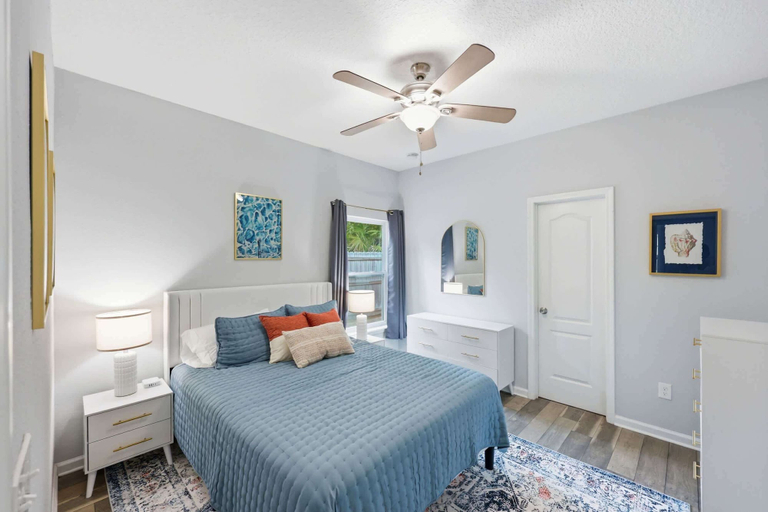 Room 2, Among the Palms Cottage - Close to Downtown, Saint Johns